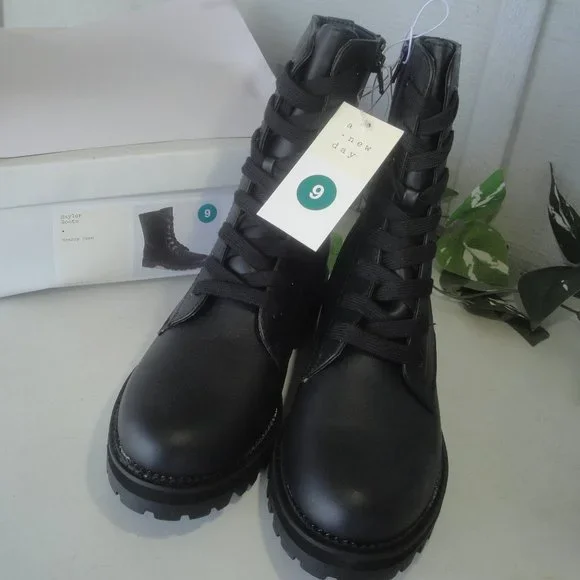 A New Day Black Combat Style Boots Ladies Size 9 - Picture 1 of 12